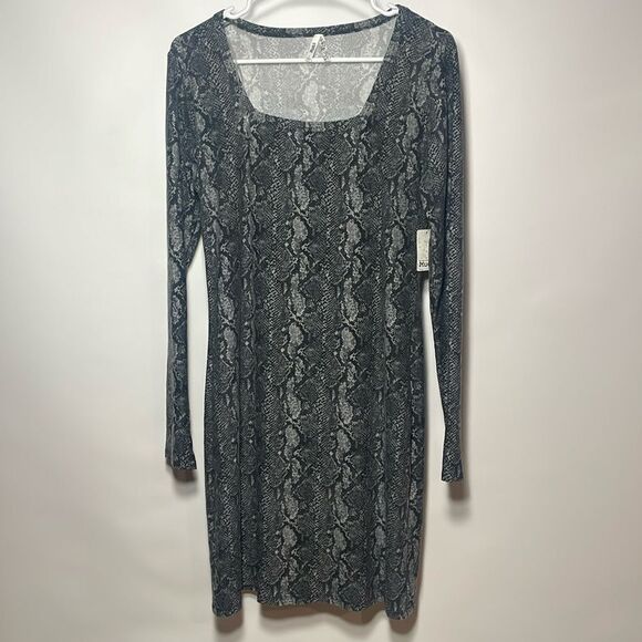Mudd dress snake skin pattern - Picture 1 of 7